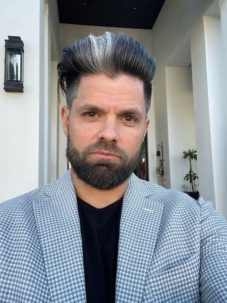 Examples of good selfies for an AI headshot session